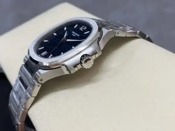 Nautilus 7118/1A-001 Ladies Automatic.  35.2 mm,Steel,