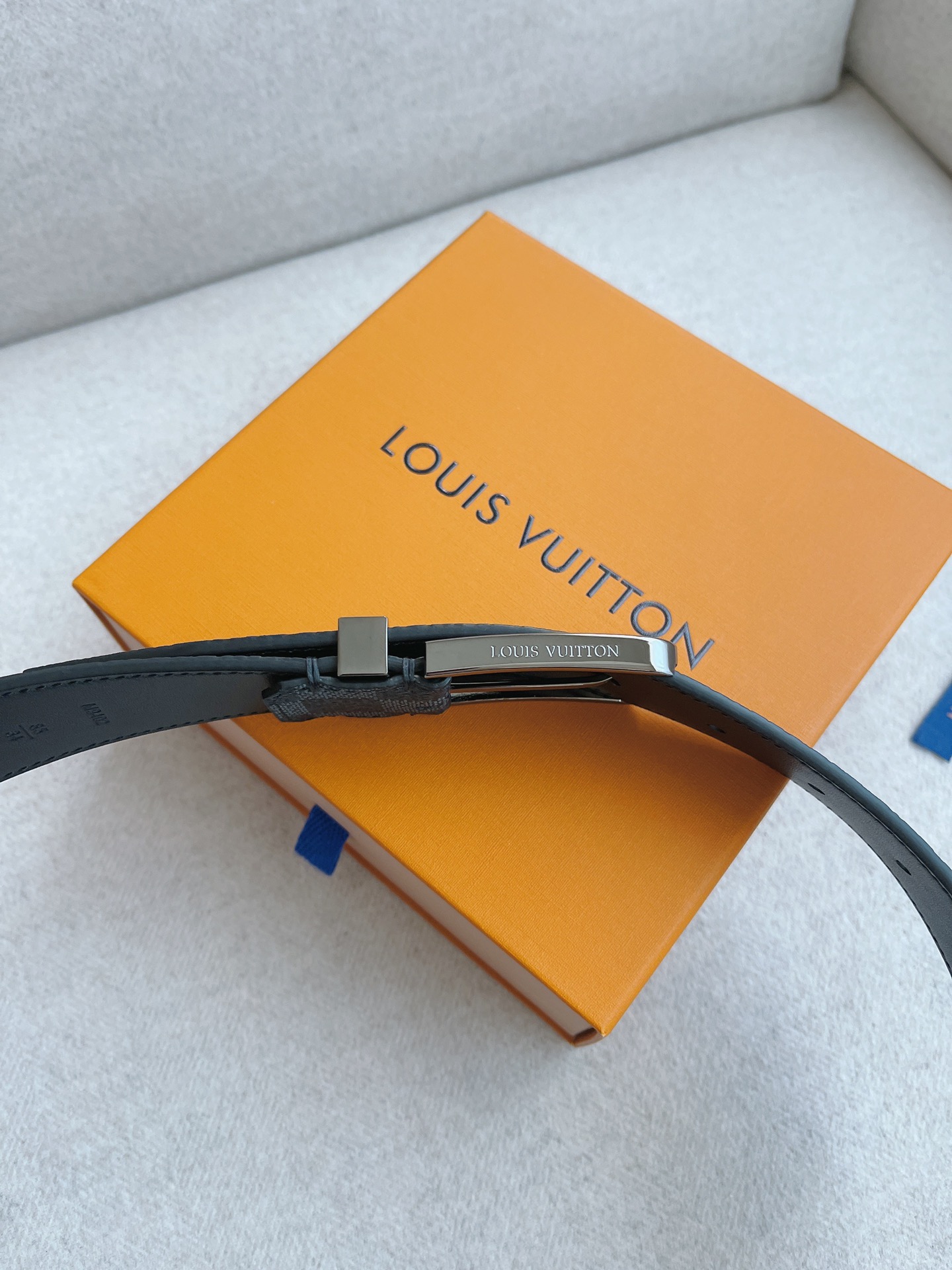 Louis Vuitton LV Leather Belts 1:1 Mirror Version