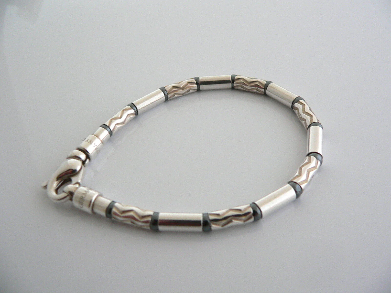 Tiffany & Co Silver Hematite Carved Bead Bracelet Bangle Rare Gift Cool Love