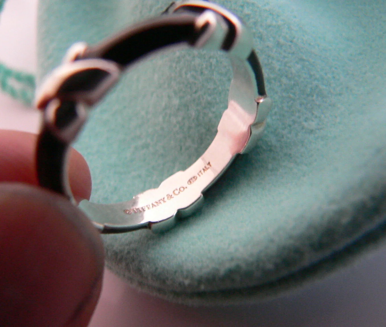 Tiffany & Co Signature X Ring Black Enamel Stacking Band Sz 4.75 Love Gift Pouch