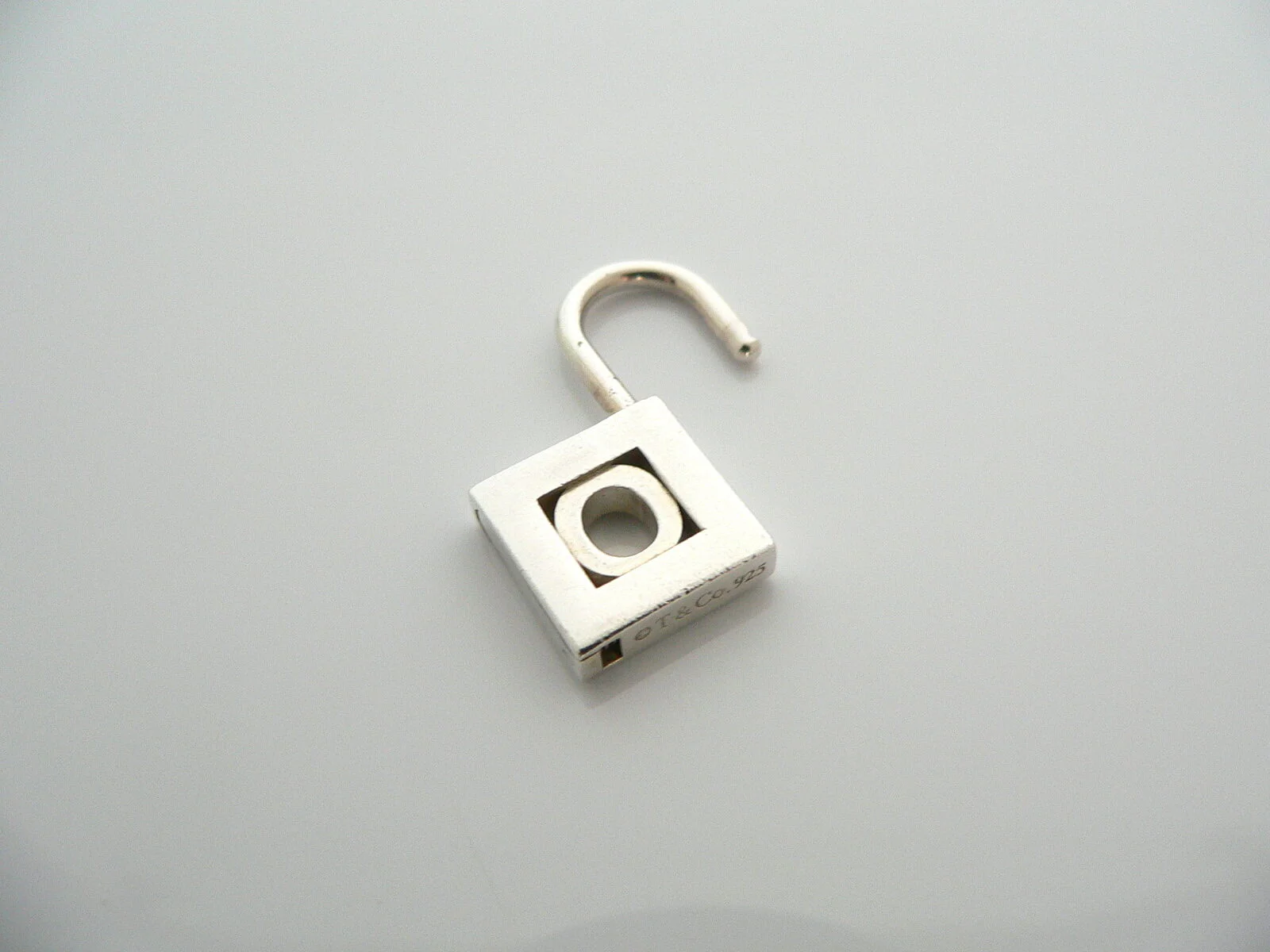 Tiffany & Co Silver Alphabet O Padlock Pendant Charm 4 Necklace Bracelet Gift