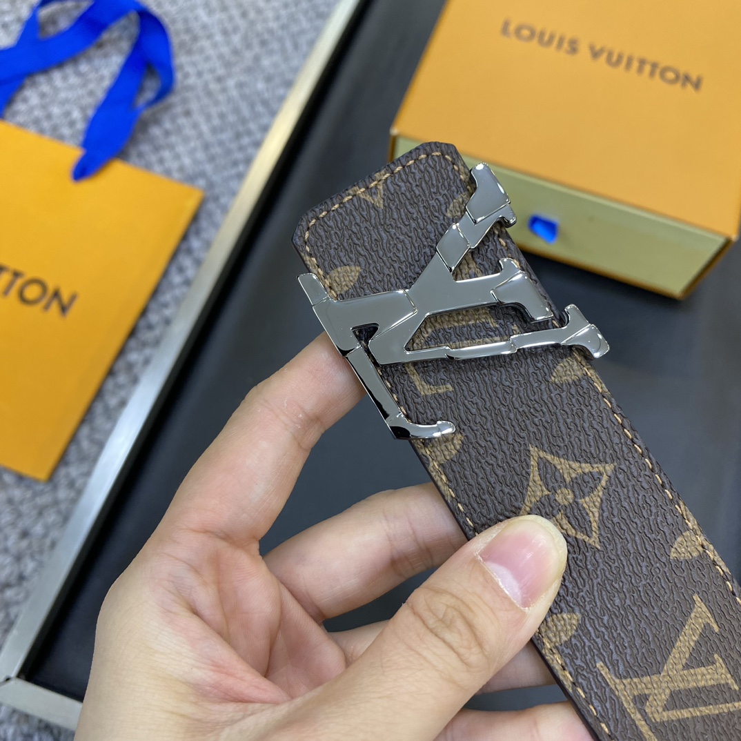 Louis Vuitton LV Leather Belts 1:1 Mirror Version