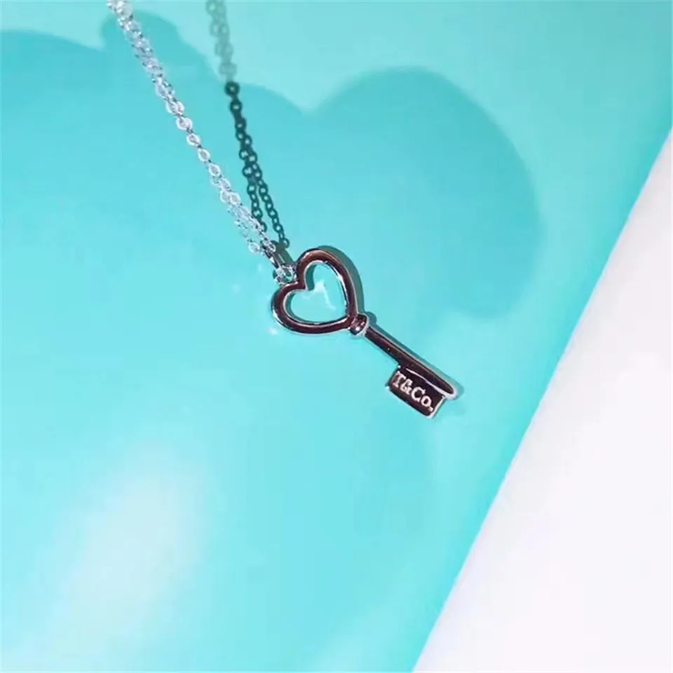 Replica Tiffany Keys Heart Key Pendant Necklace Fine Jewelry Price Dubai 35483853