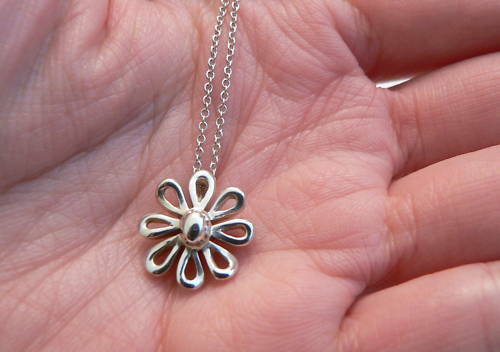 Tiffany & Co Picasso Daisy Flower Pendant Necklace Chain Charm Silver Gift Love