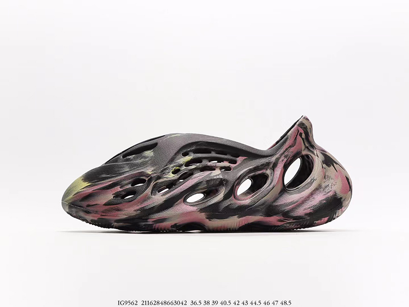 Yeezy Foam Runner MX Carbon IG9562