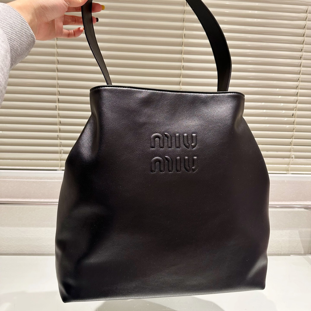 Miumiu Hobo Leather Shoulder Handbag（Replica）