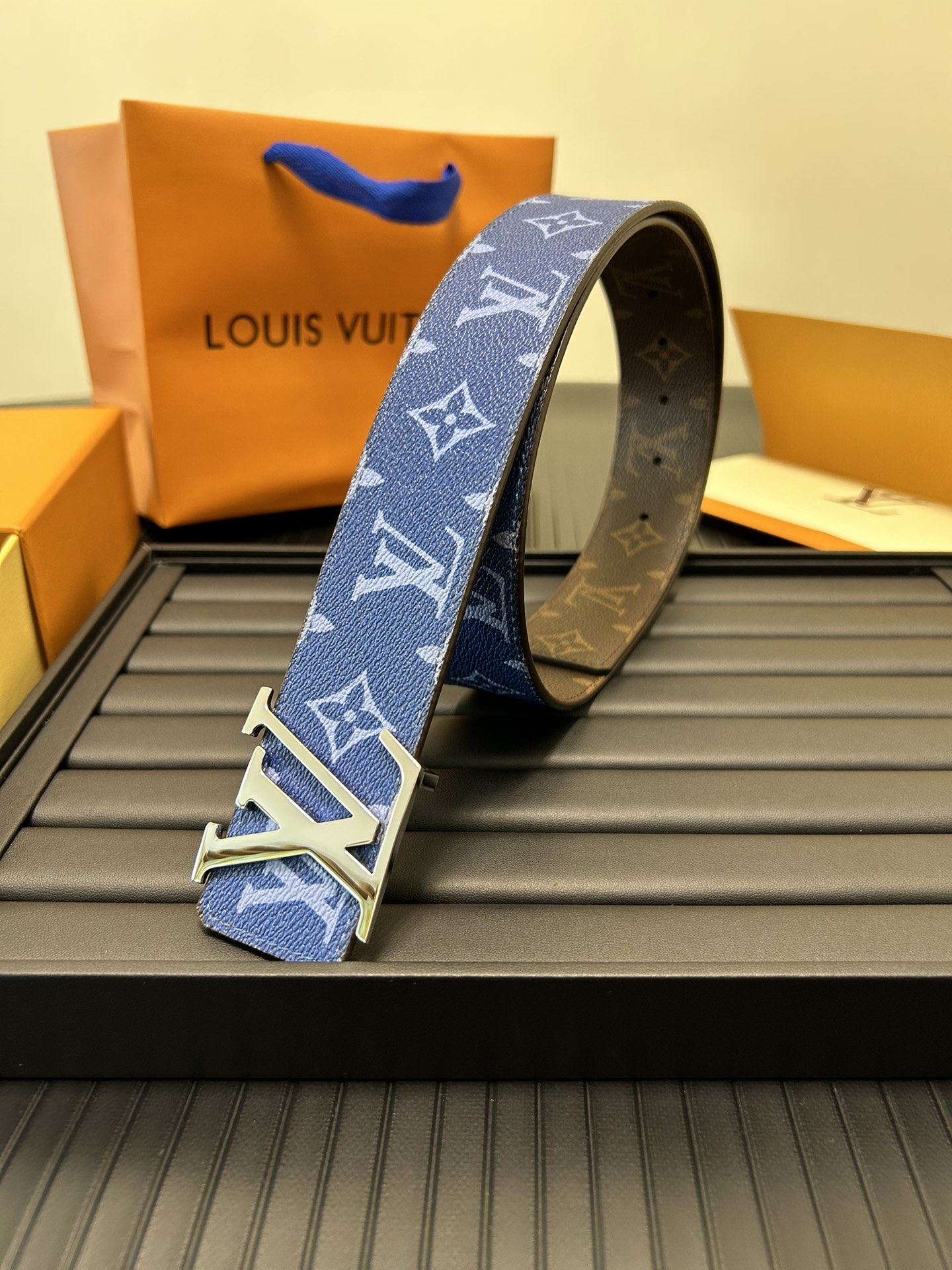Louis Vuitton LV Leather Belts 1:1 Mirror Version