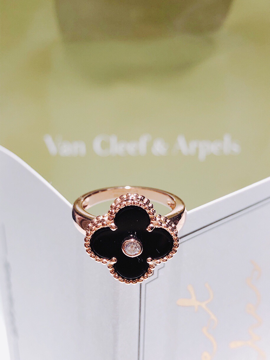 Van Cleef & Arpels Clover Ring with Diamonds