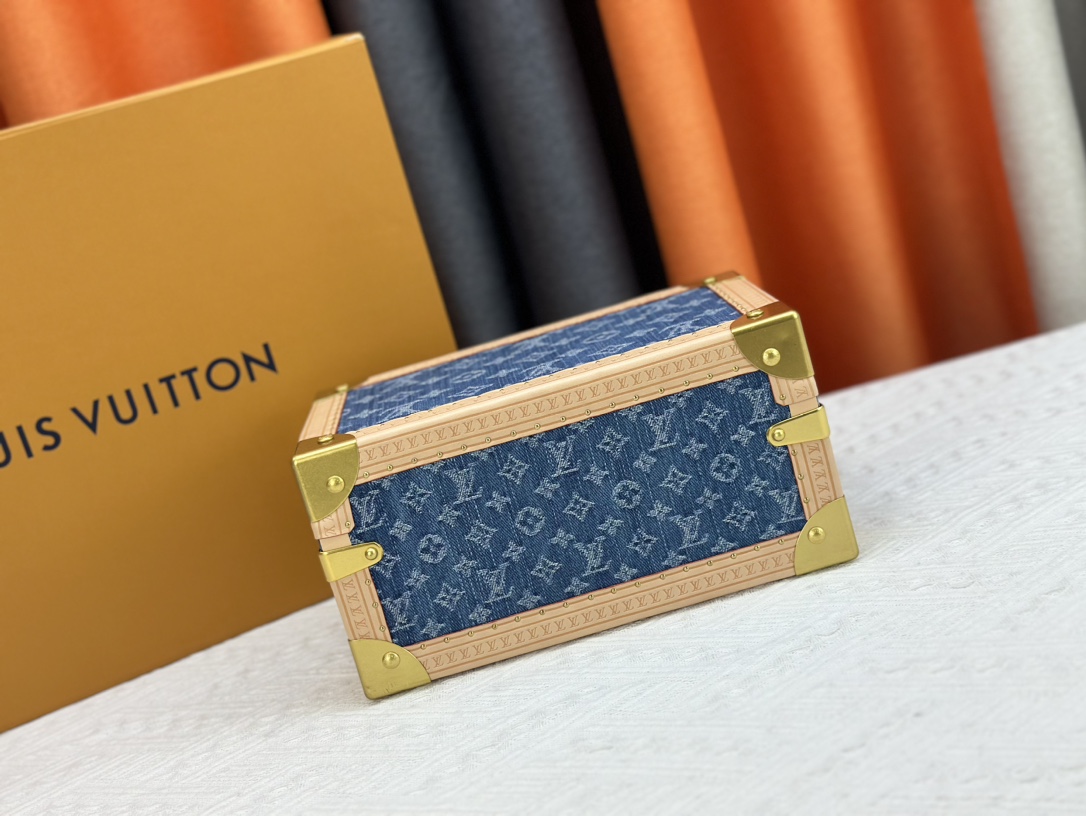 Louis Vuitton Coffret Trésor 24 M24572 Shoulder Bag Handbag