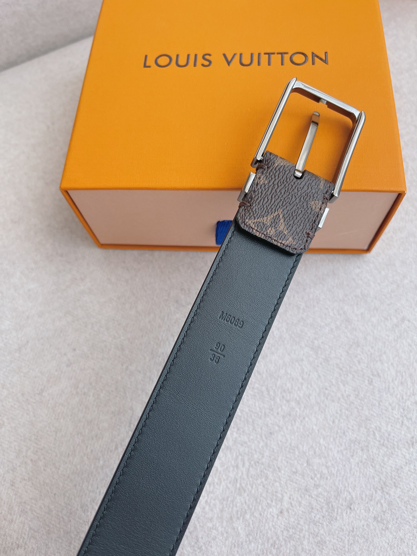 Louis Vuitton LV Leather Belts 1:1 Mirror Version