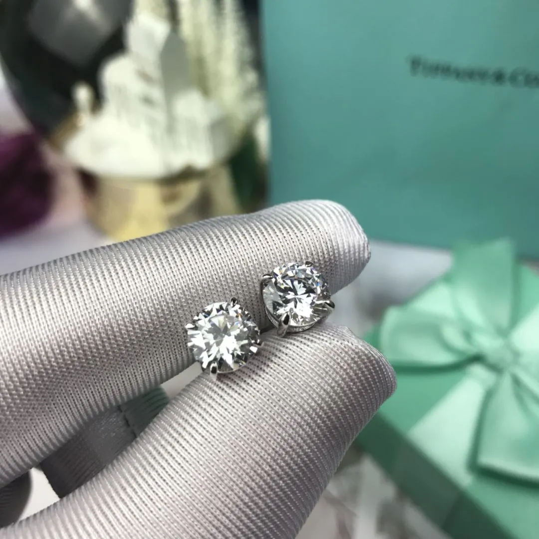 Replica Tiffany & Co 4 Prong Brilliant Solitaire Diamond White Gold America Sale Online Lady