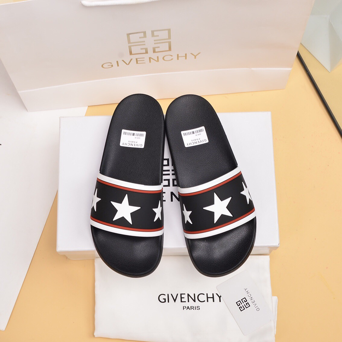 Givenchy Rubber Logo flip-flops Slide Sandal(Replica)