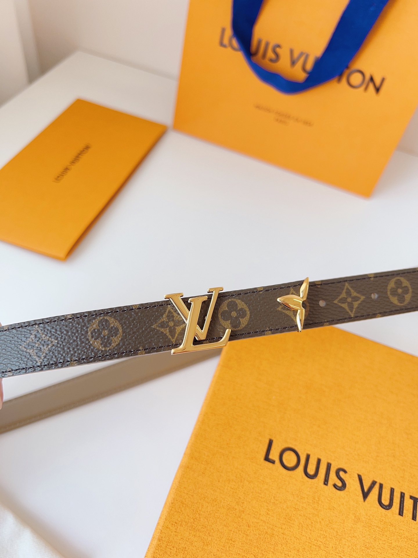 Louis Vuitton LV Leather Belts 1:1 Mirror Version