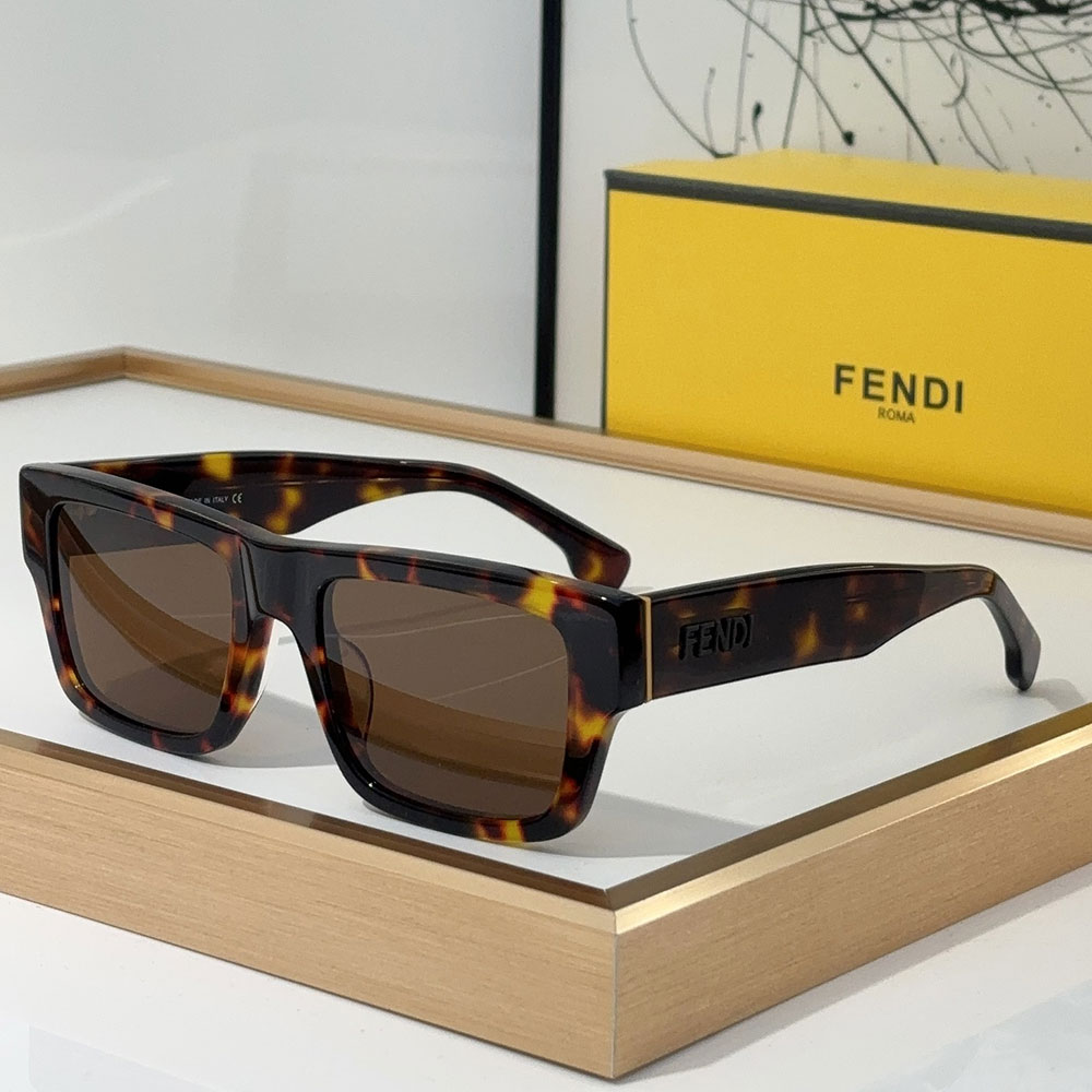 Fendi  Square Plate Sunglasses Top quality （Replica）