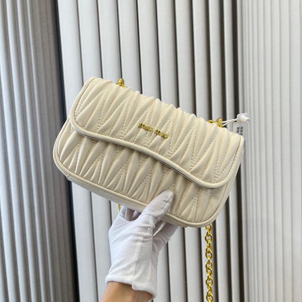 Miumiu Lambskin Shoulder Bag Crossbody Bag（Replica）