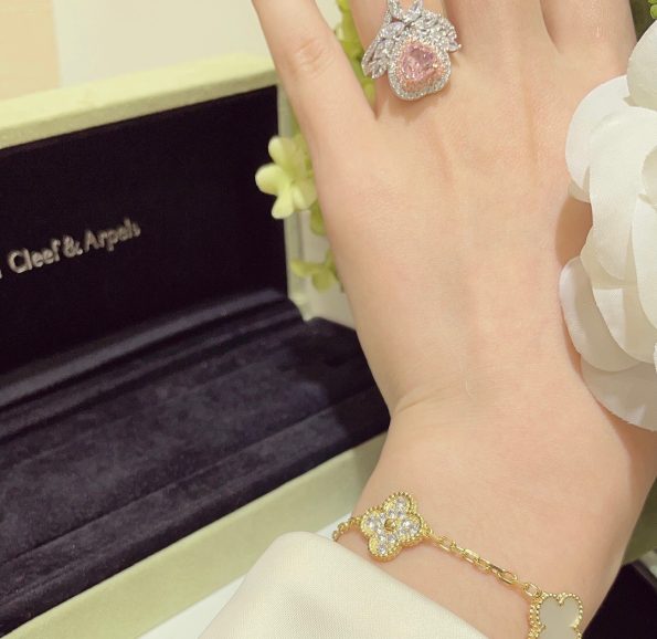 Van Cleef Bracelet Dupe, White& Diamonds Clover Bracelet
