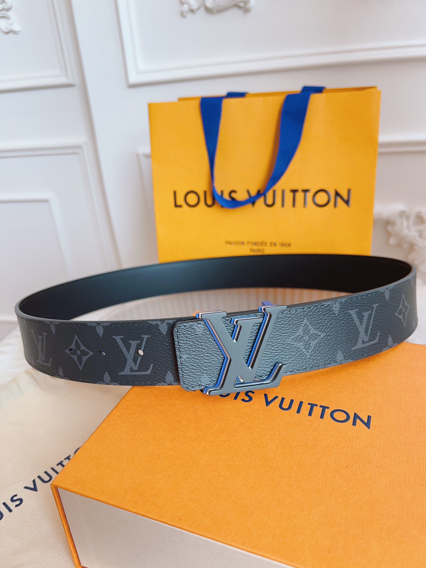 Louis Vuitton LV Leather Belts 1:1 Mirror Version