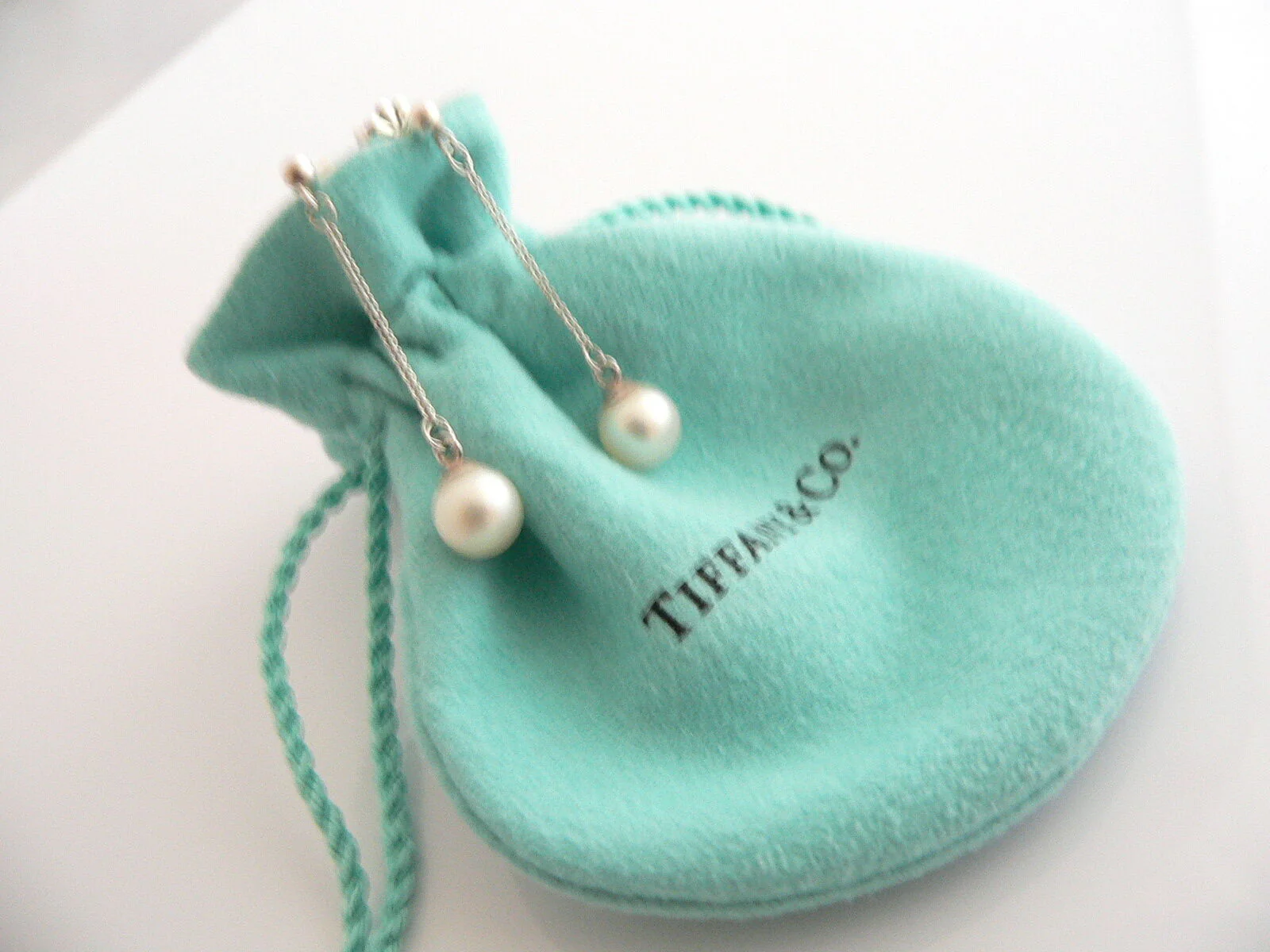 Tiffany & Co Pearl Earrings Studs Dangling Love Heart Gift Pouch Statement T Co