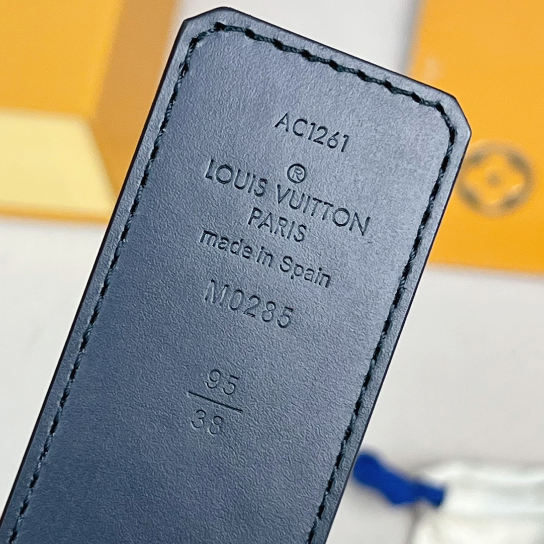 Louis Vuitton LV Leather Belts 1:1 Mirror Version