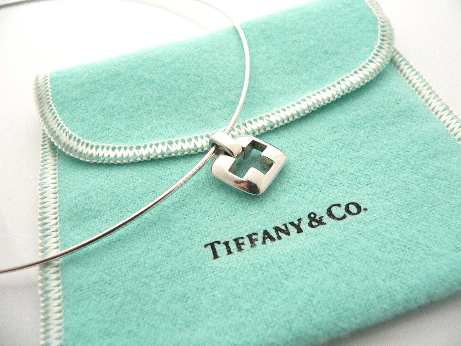 Tiffany & Co Cross Necklace Pendant Charm Chain Silver Love Gift Pouch Crucifix