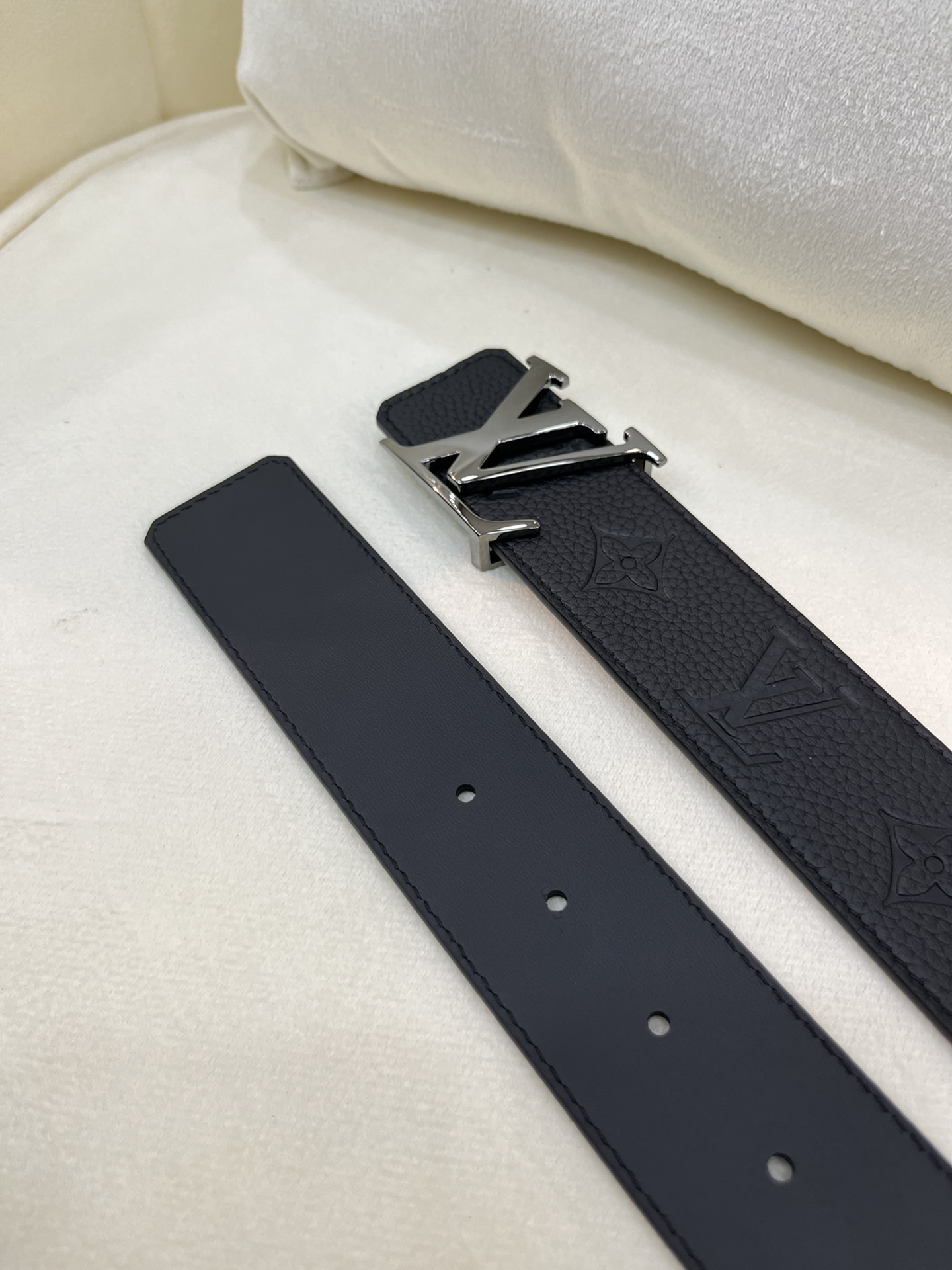 Louis Vuitton LV Leather Belts 1:1 Mirror Version