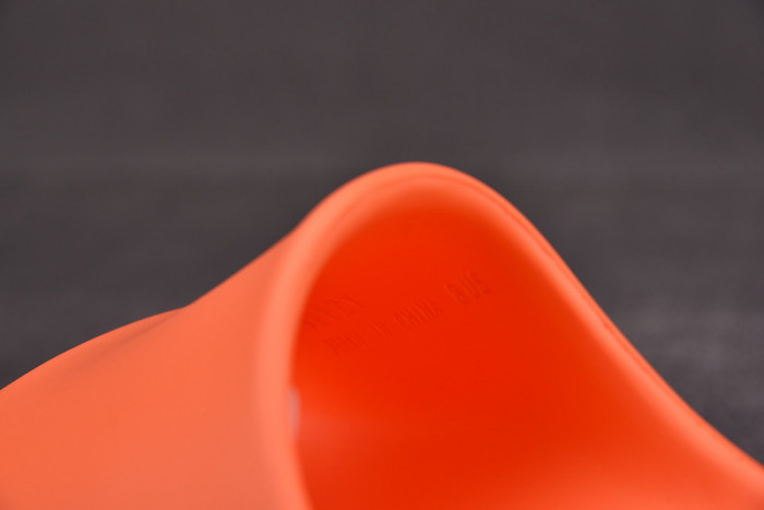 Yeezy Slide orange FY7497