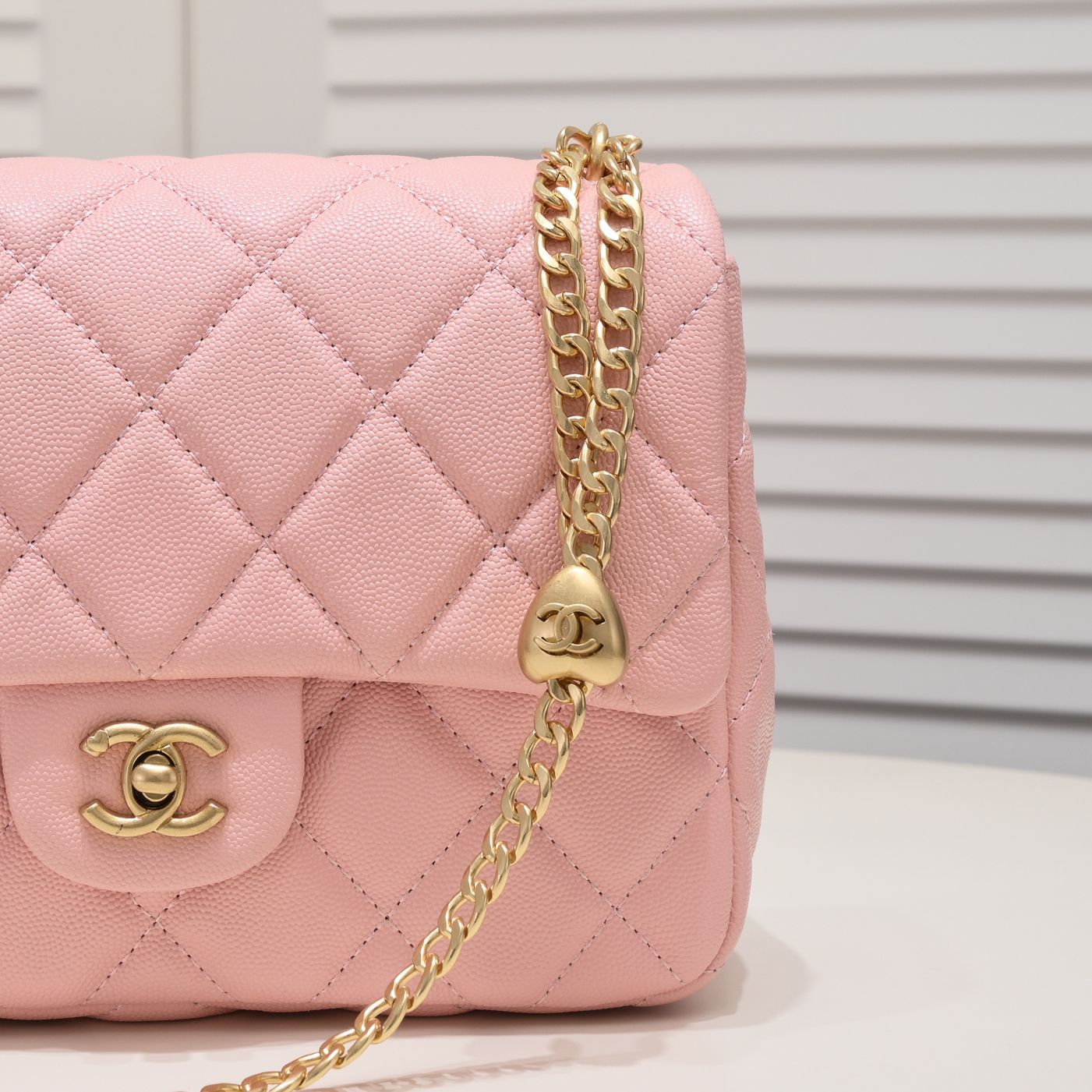 Chanel 23P Heart-Shaped Sardware Shoulder Bag Handbag