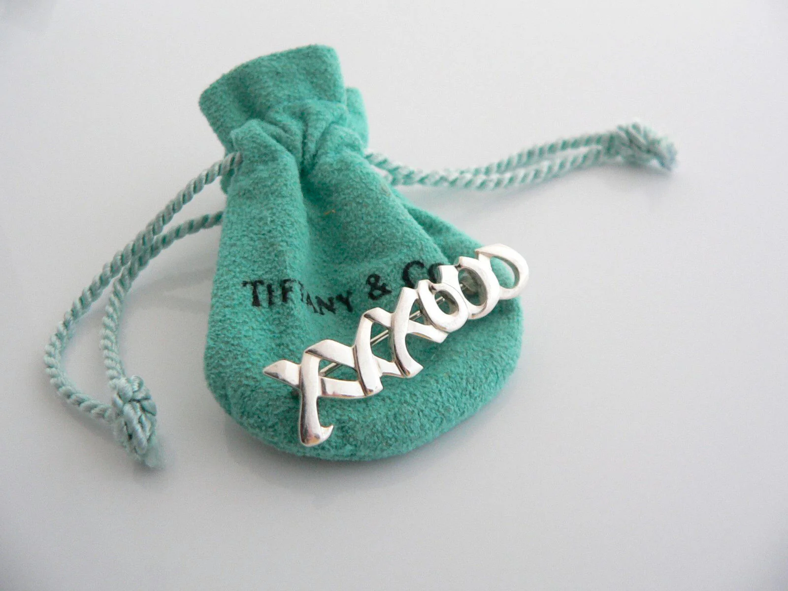 Tiffany & Co XXOO Pin Love Kisses Brooch Picasso Heart Gift Pouch T Co Silver