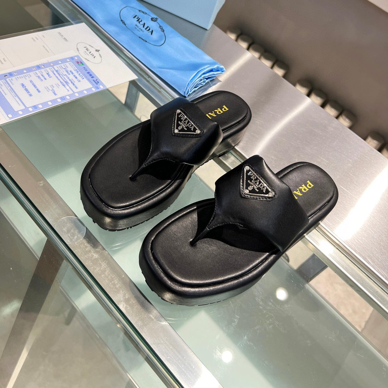 Prada Soft-Soled Leather Flip-Flops Slide Sandal (Replica)