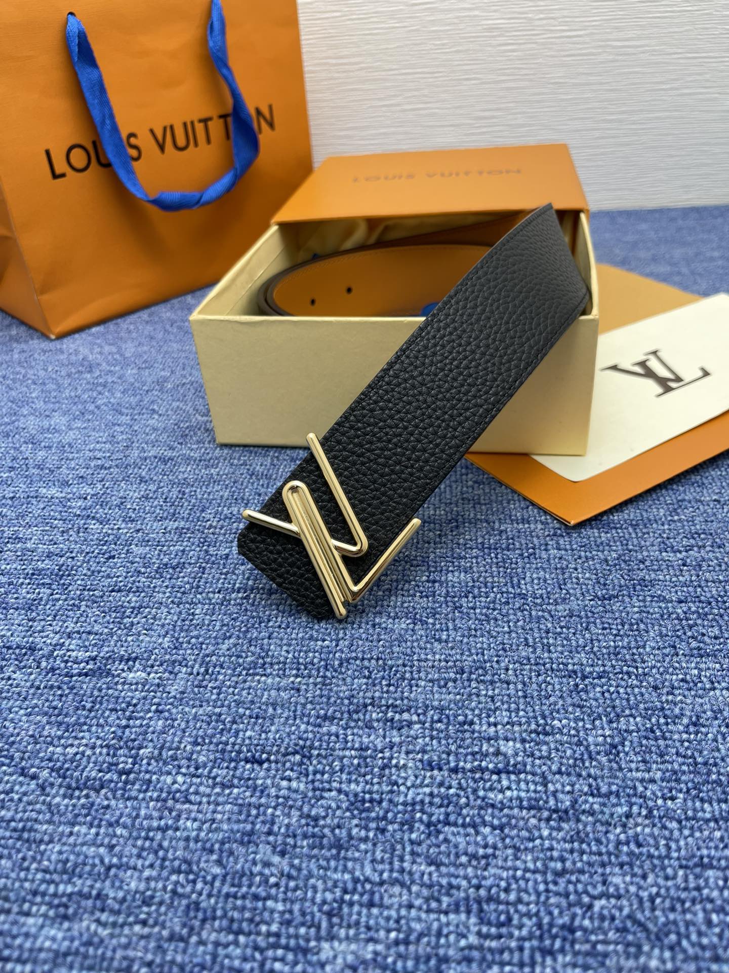 Louis Vuitton LV Leather Belts 1:1 Mirror Version
