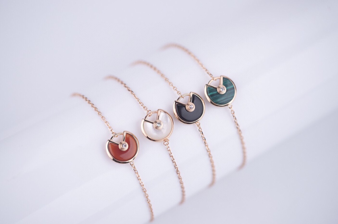 AMULETTE DE CARTIER BRACELETS