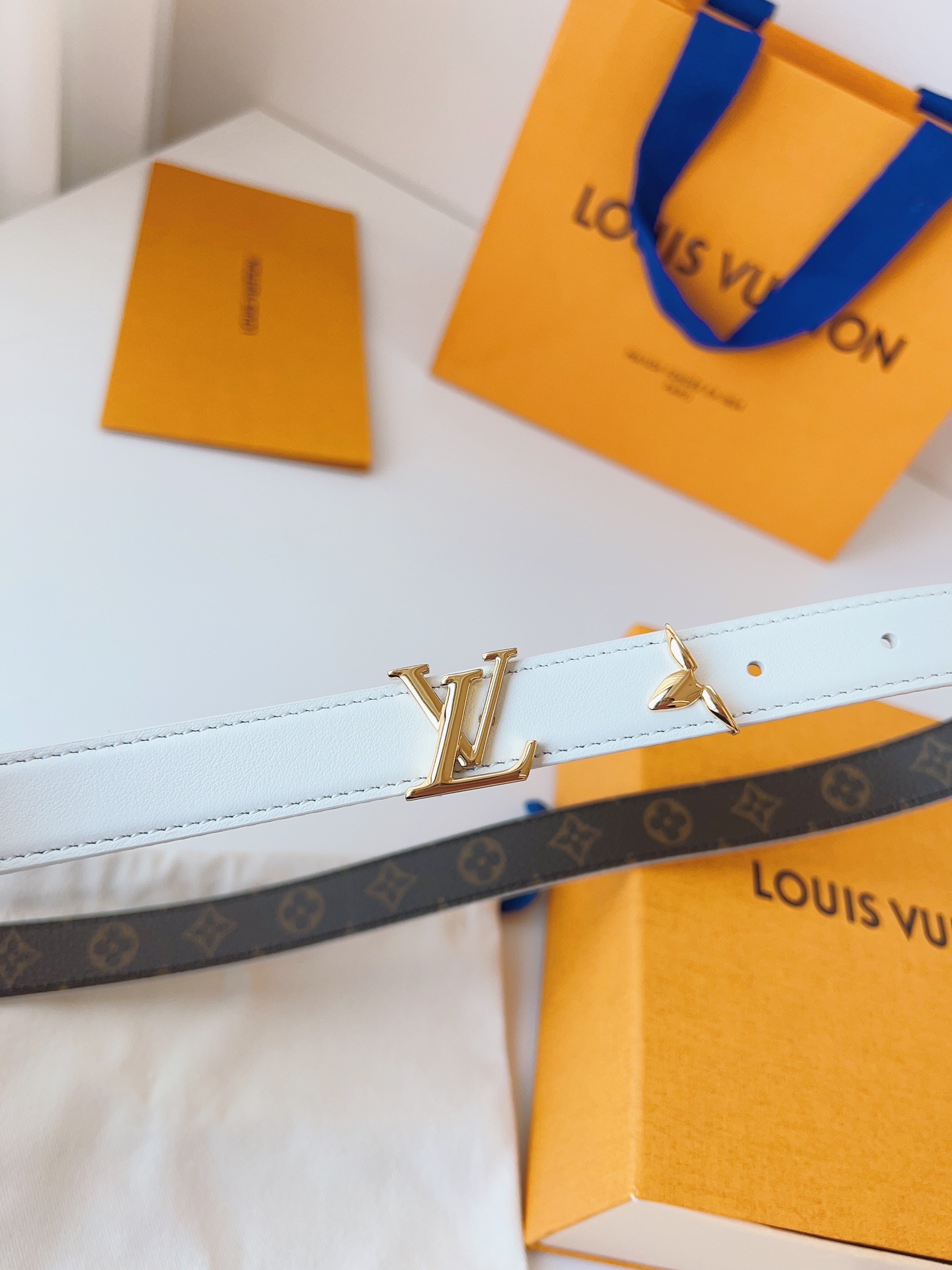 Louis Vuitton LV Leather Belts 1:1 Mirror Version