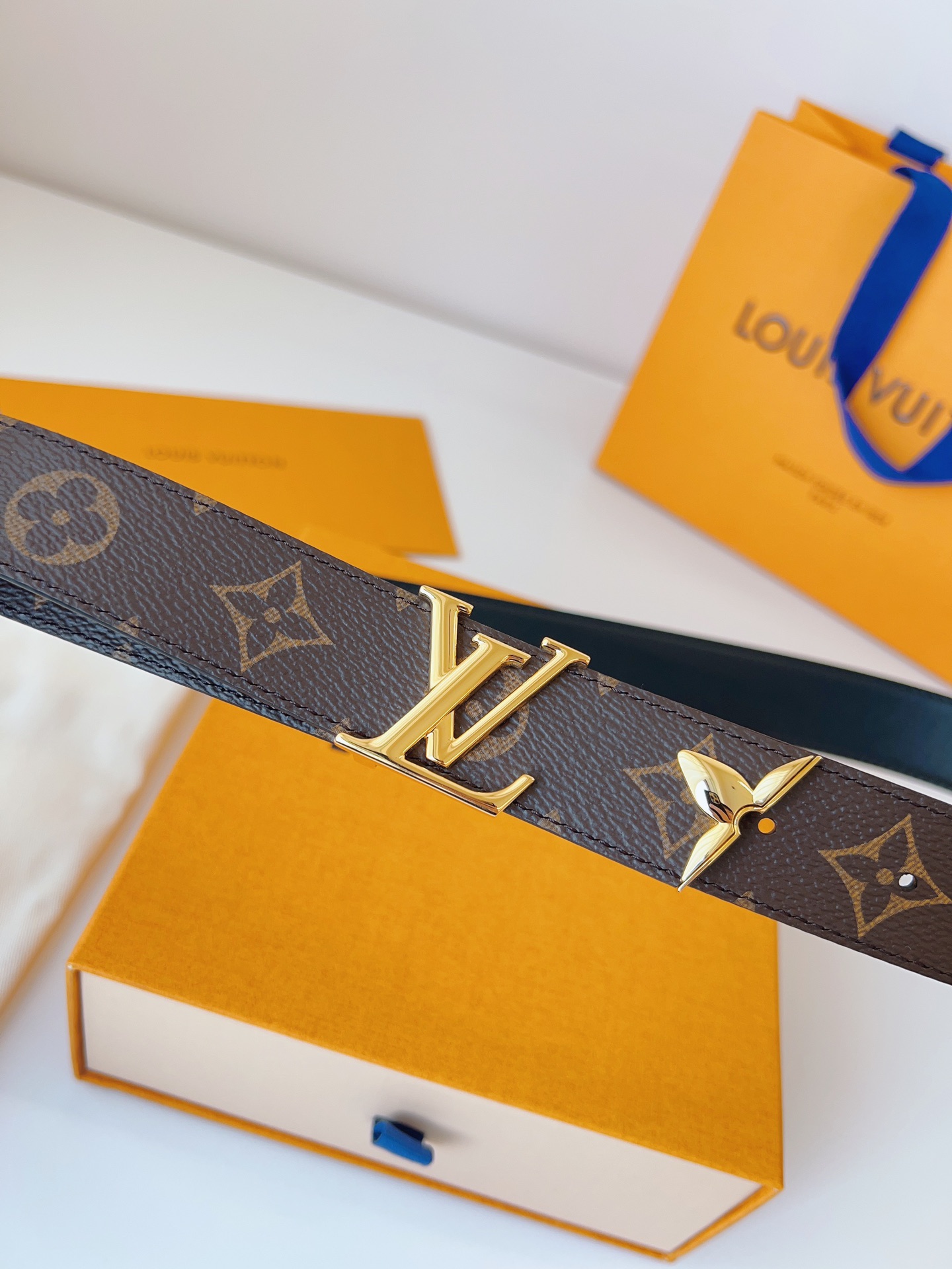 Louis Vuitton LV Leather Belts 1:1 Mirror Version