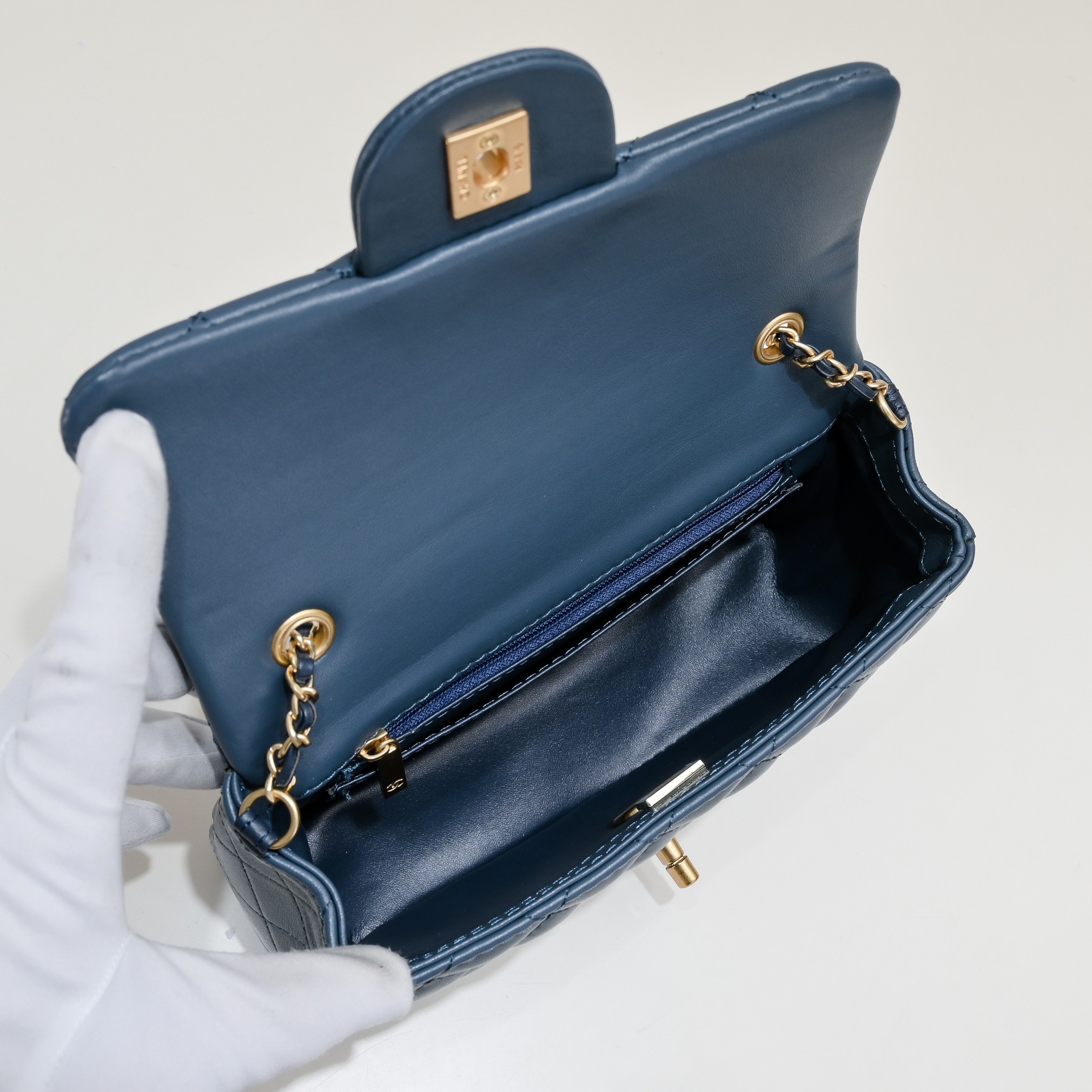 Chanel Cross Body Metal Ball Chain Shoulder Bag Handbag