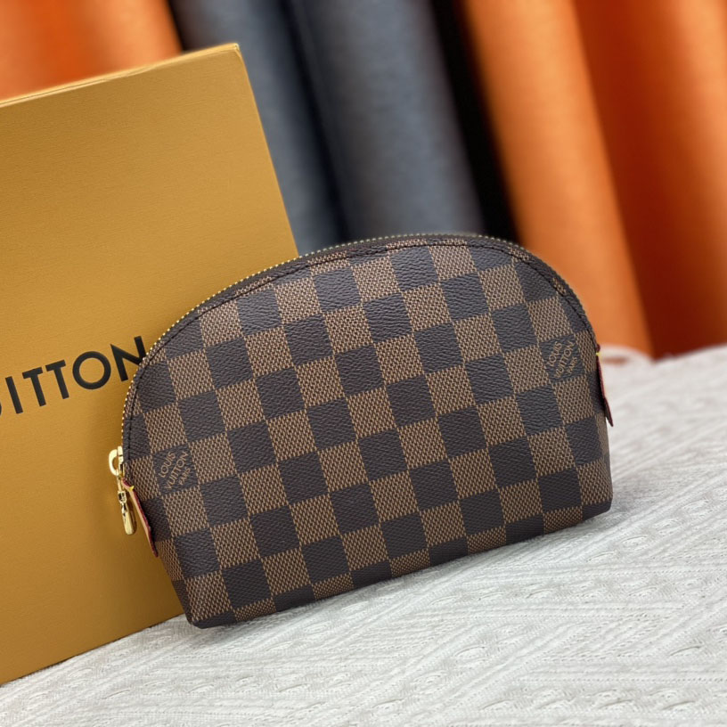 Louis Vuitton LV  Cosmetics Bag Pouch Toiletry Bag Leather Handbag  (Replica)