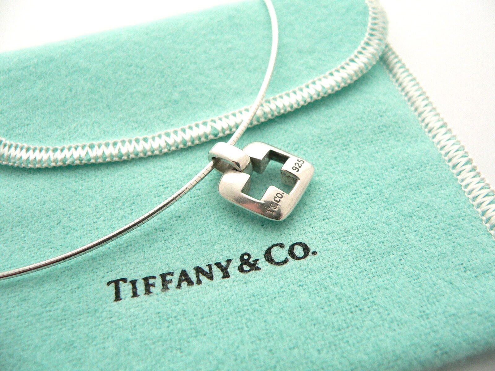 Tiffany & Co Cross Necklace Pendant Charm Chain Silver Love Gift Pouch Crucifix