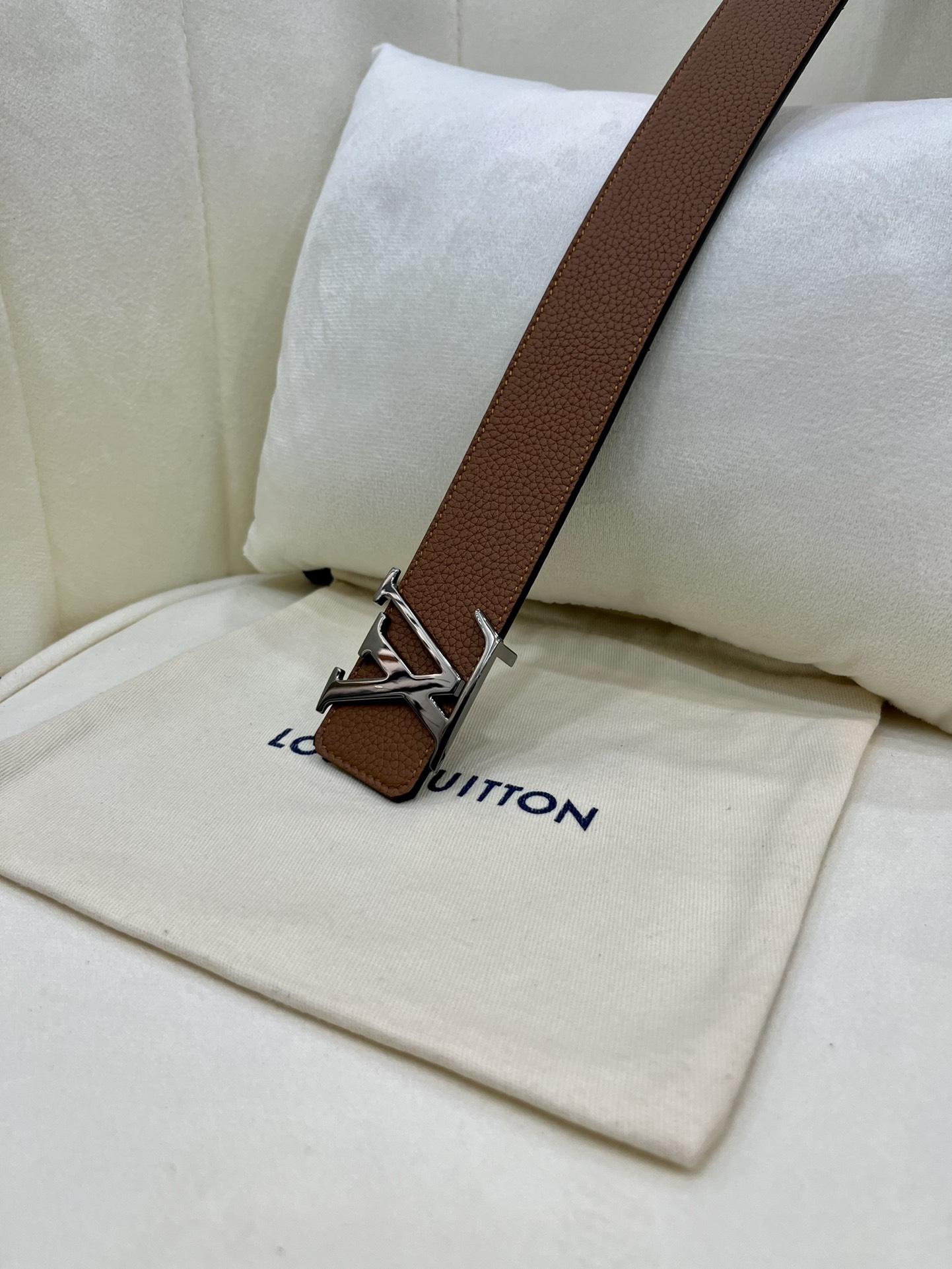 Louis Vuitton LV Leather Belts 1:1 Mirror Version