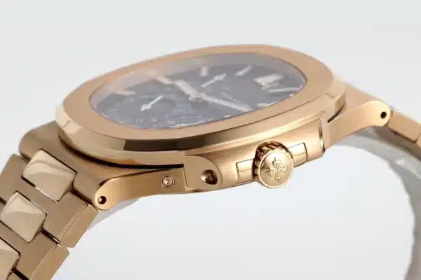 Nautilus Moon phases 40 mm,Gold,Dark Dial,5712/1A