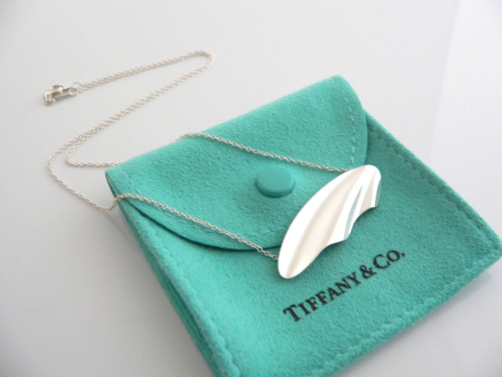 Tiffany & Co Wave Necklace Pendant Sculpture Charm 17 Inch Love Gift Pouch Art