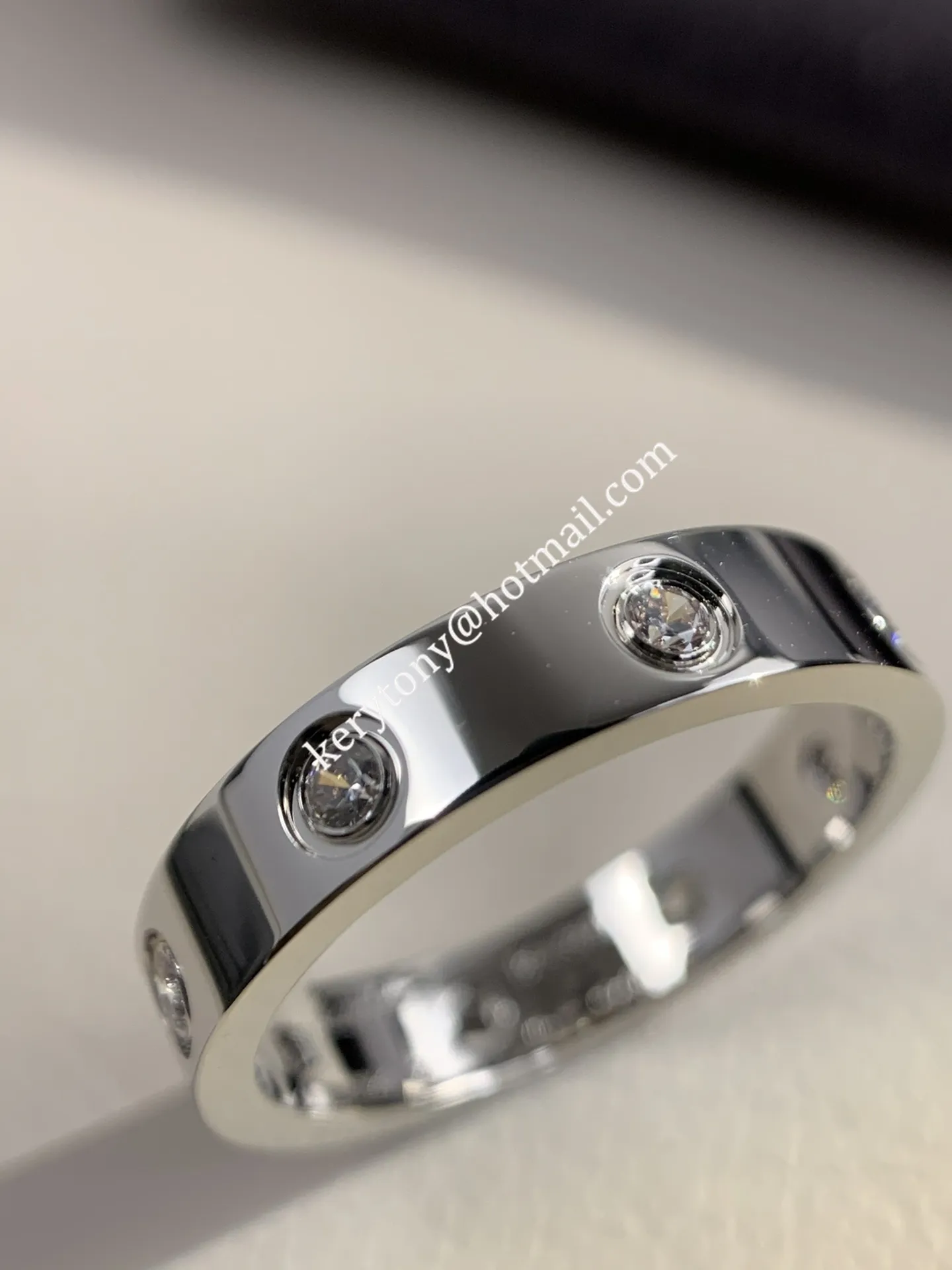 Top Sale Cartier Love Ring 18K White Gold Ring With 8 Diamonds B4050600 Online