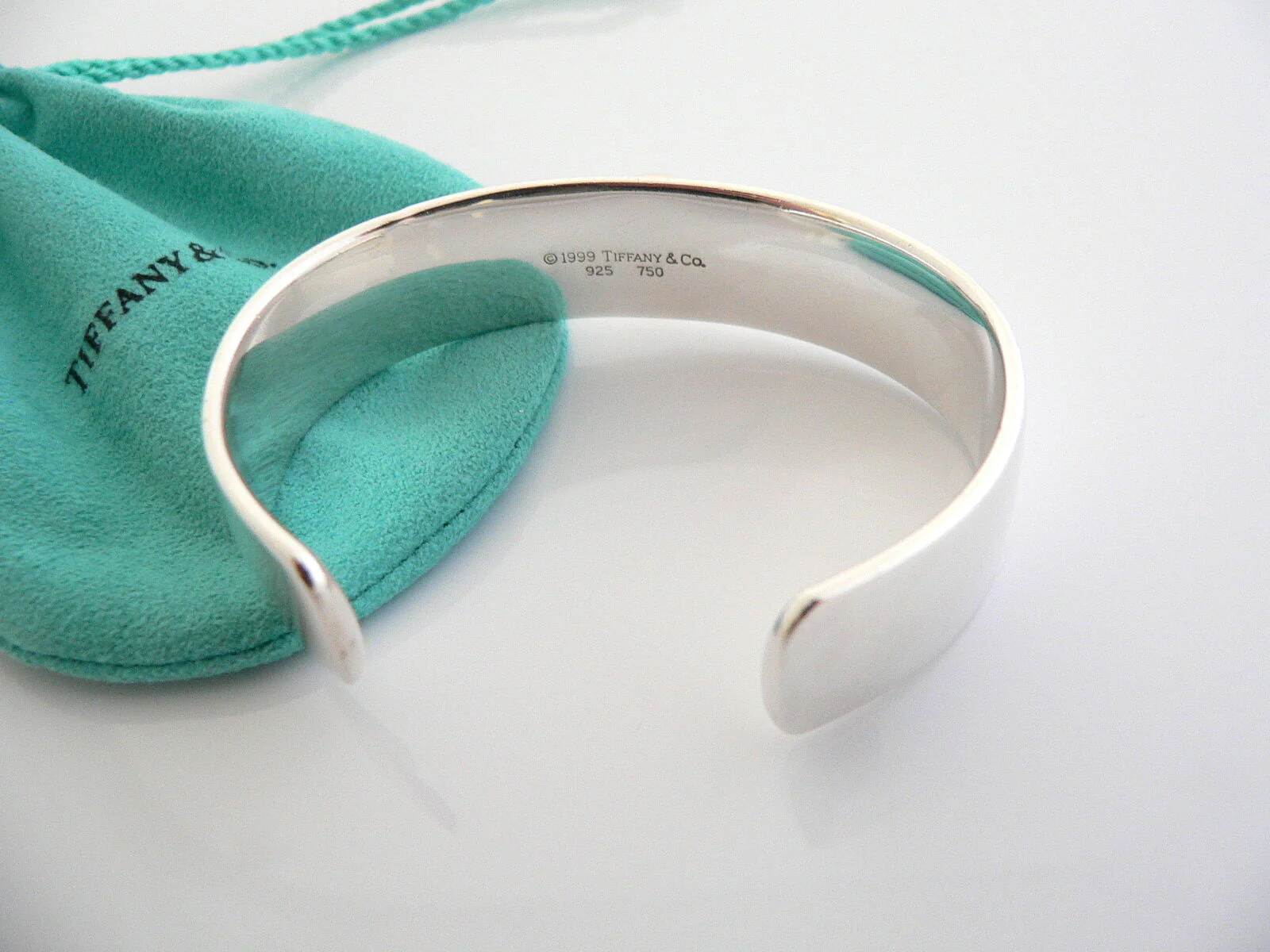 Tiffany & Co Silver 18K Pearl Bracelet Gold MOP Cuff Bangle Love Gift Pouch Art