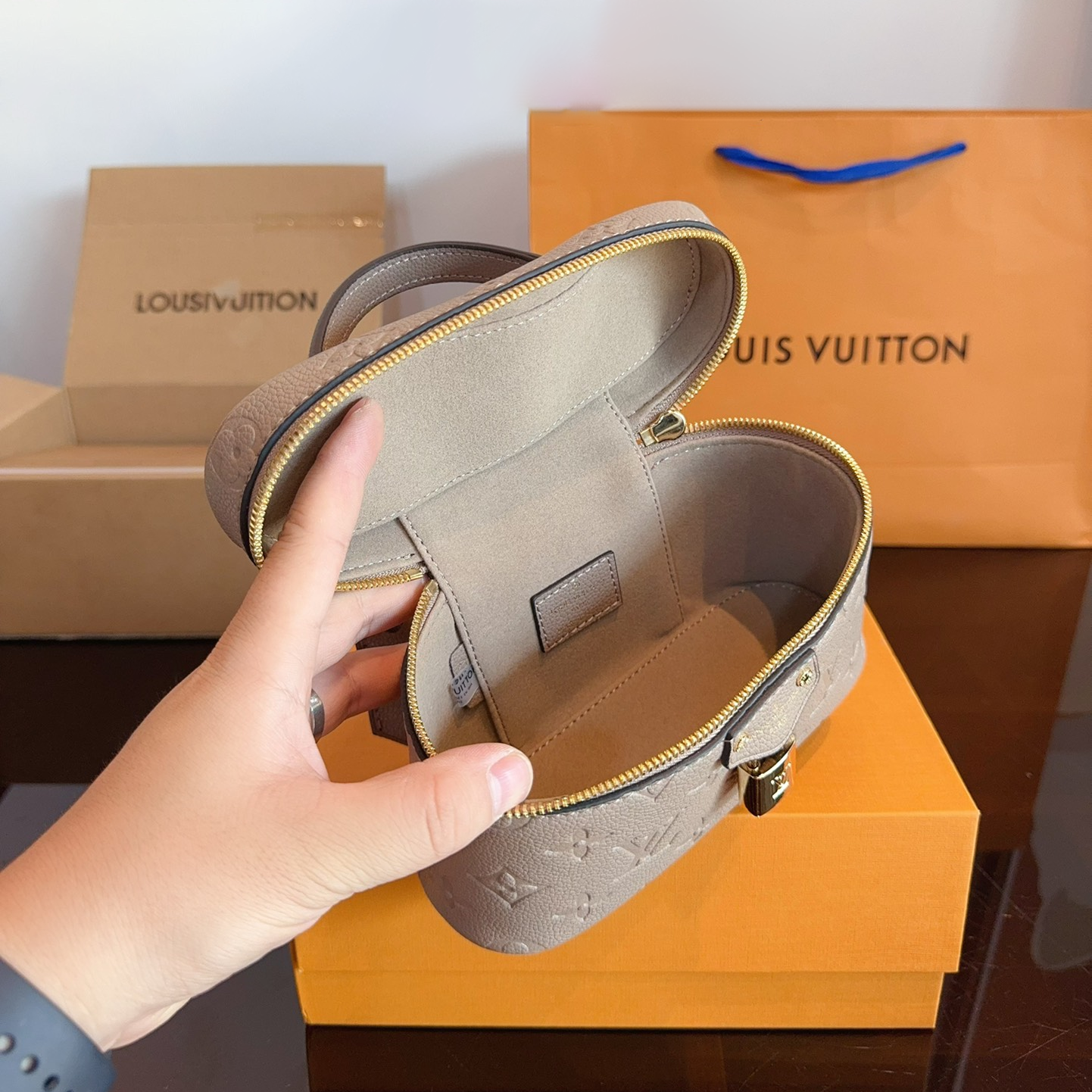 Louis Vuitton LV Vanity Bag PM Shoulder Bag Cosmetics Bag(Replica)