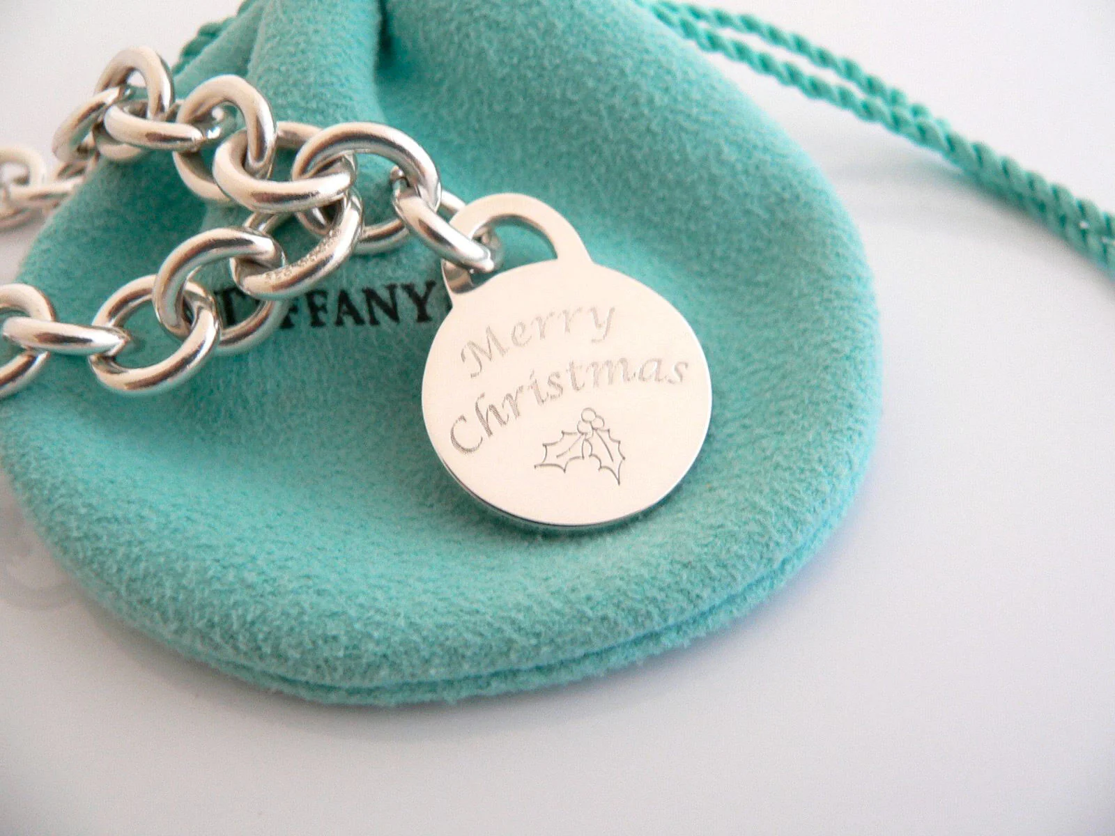 Tiffany & Co Bracelet Merry Chrismas Bangle Charm Pendant Chain Clasp Silver Art