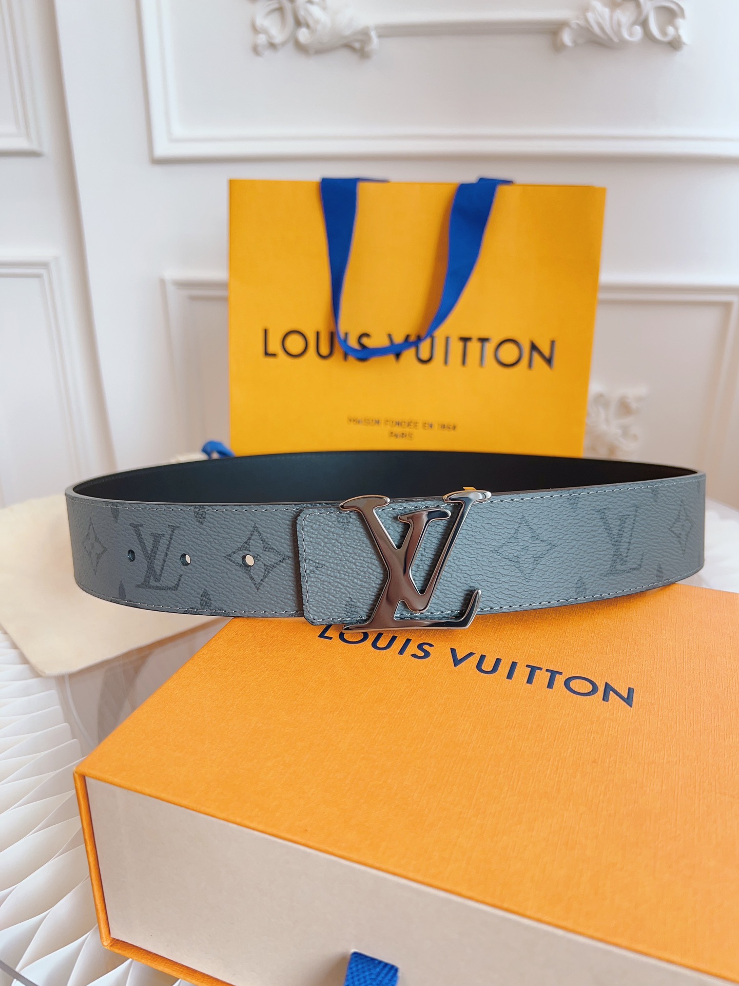 Louis Vuitton LV Leather Belts 1:1 Mirror Version