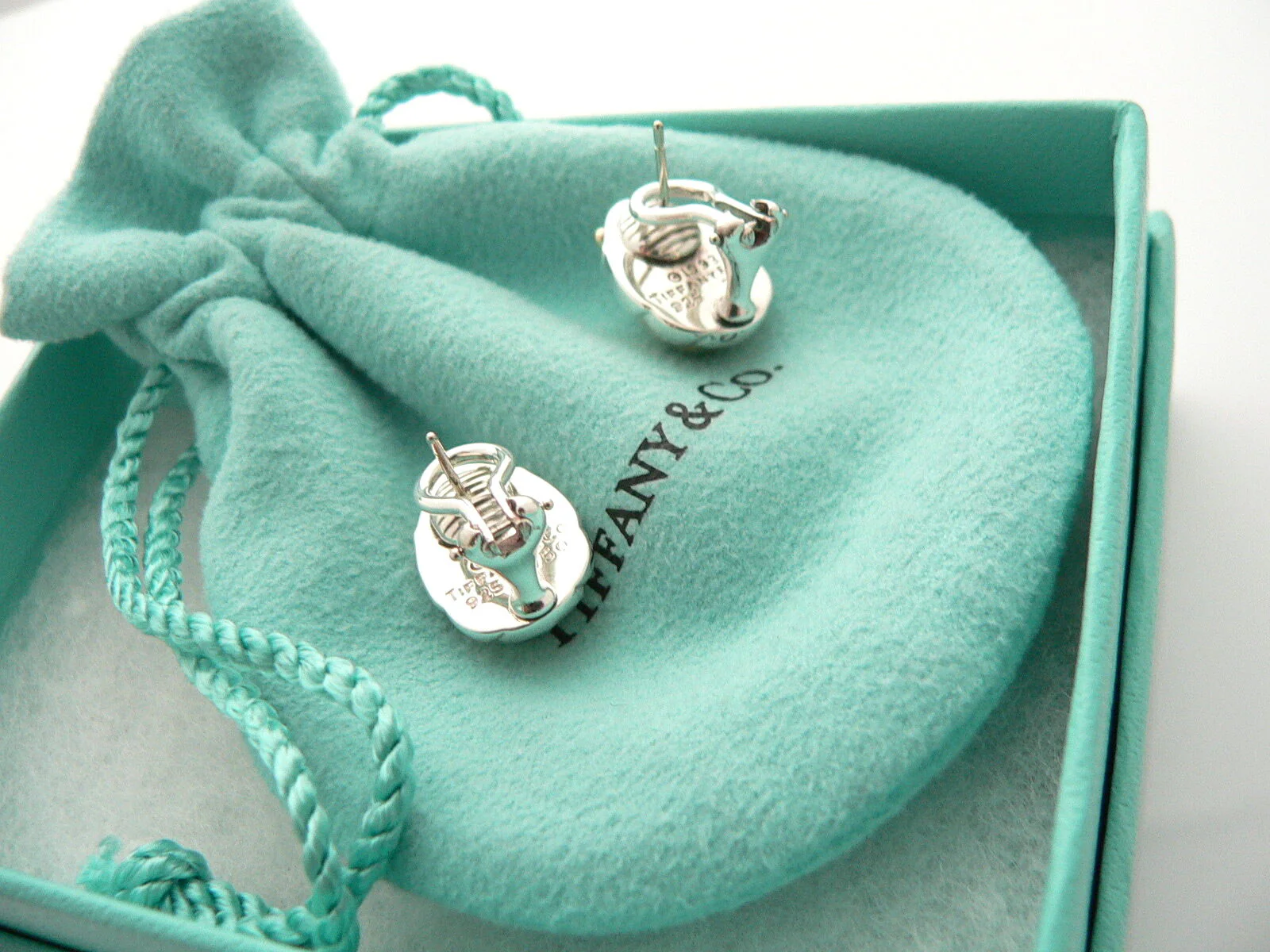 Tiffany & Co Scarab Earrings Silver 18K Gold Bug Beetle Love Gift Pouch Box Art