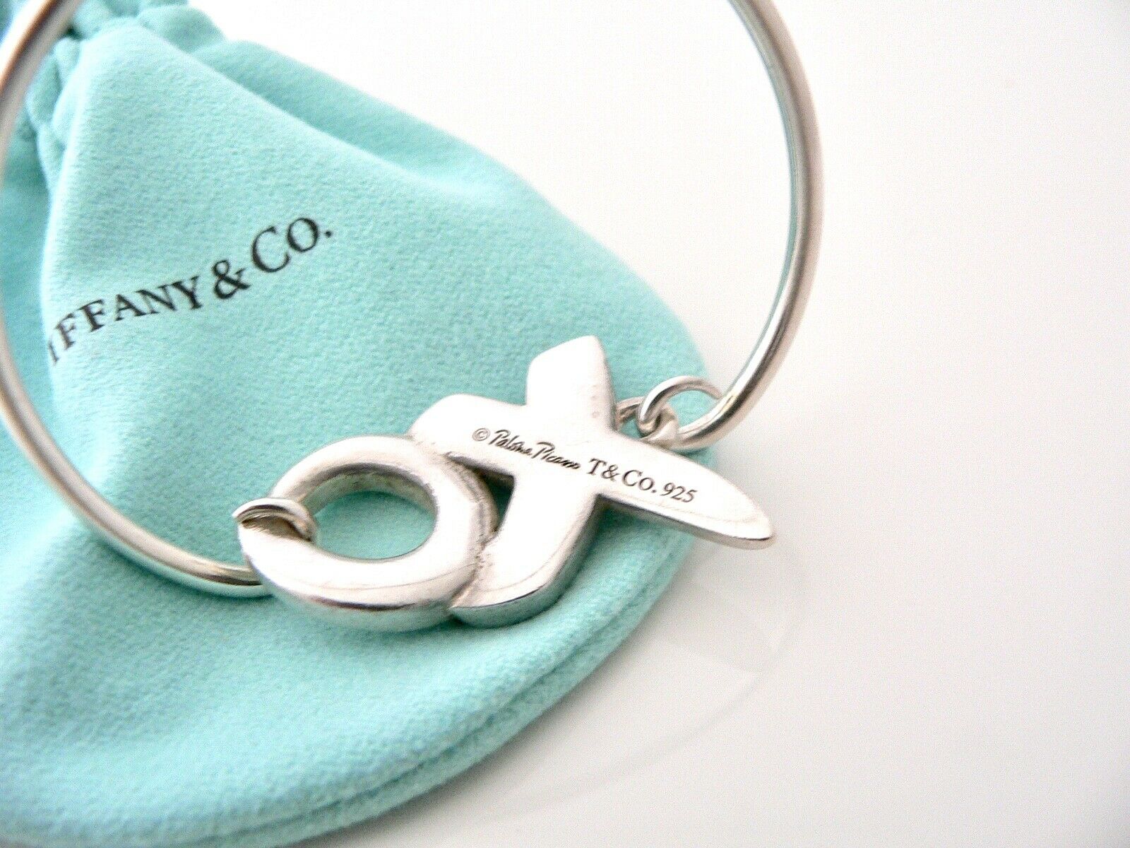 Tiffany & Co Love Kiss Bangle XO Bracelet Silver Gift Picasso Pouch T and Co Art