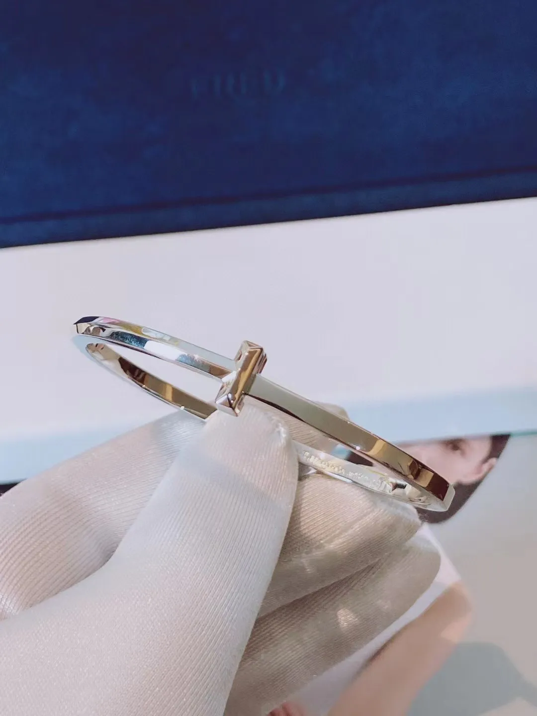 Tiffany T T1 Narrow Hinged Bangle Champagne Gold/White Gold