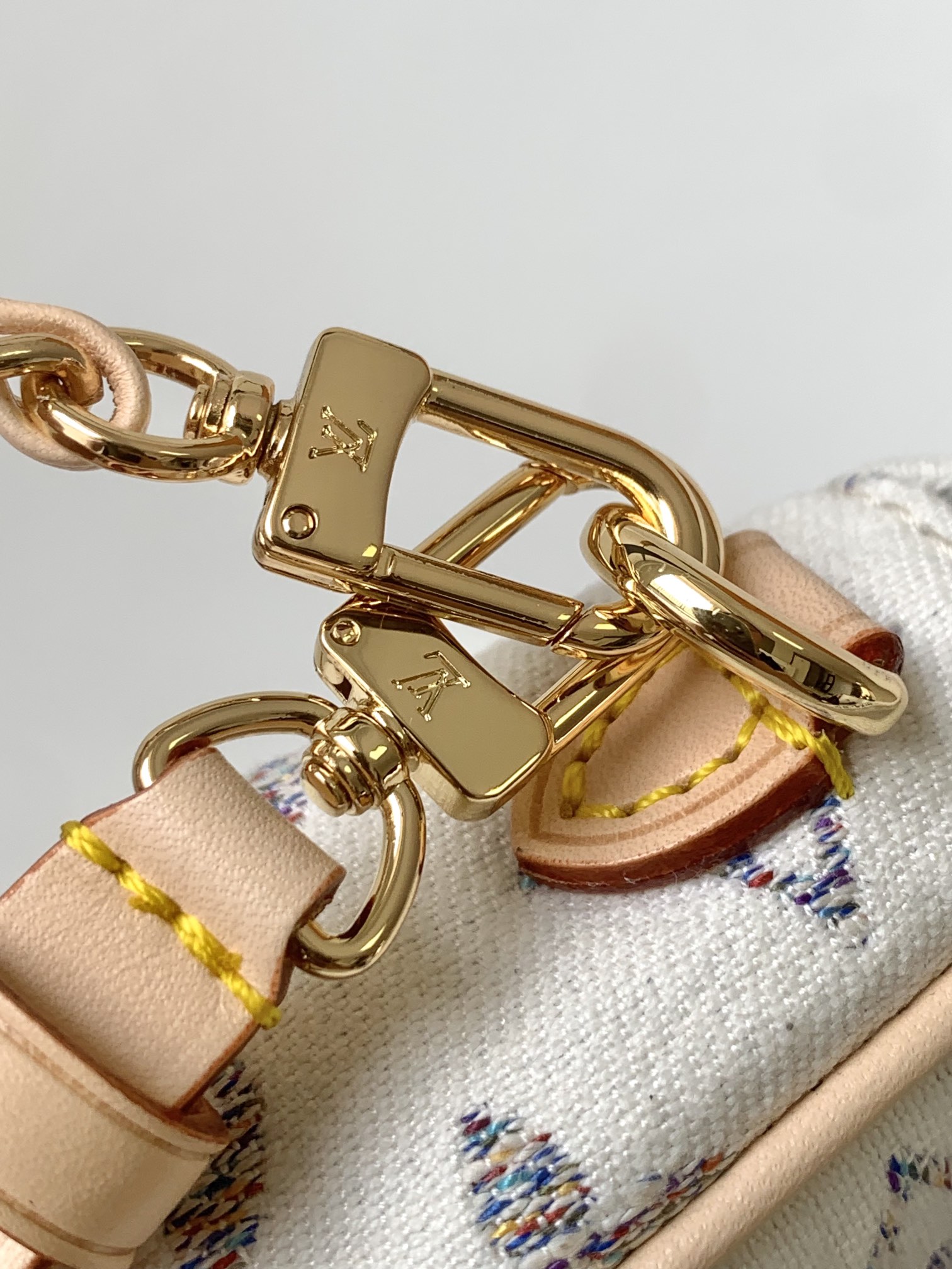 Louis Vuitton 10A Handbag Shoulder Bag Top Mirror Quality Version Wallet on Chain Ivy M83499