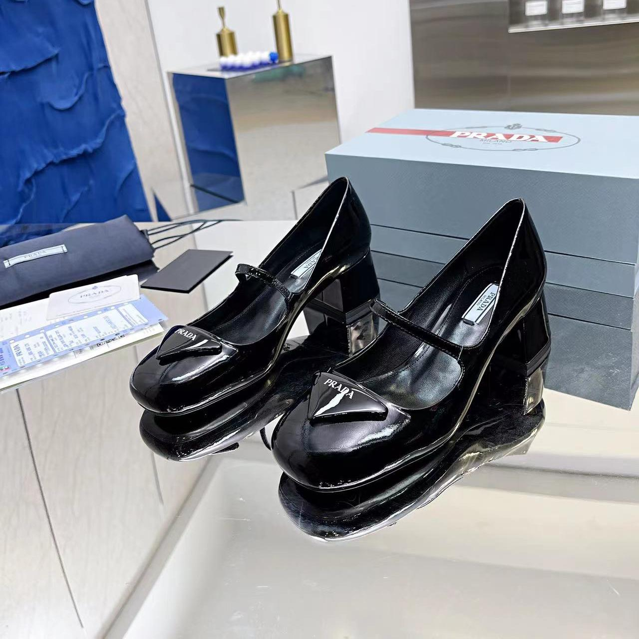 Prada  Patent Leather Medium Low 4.5CM Sandals Slide (Replica)