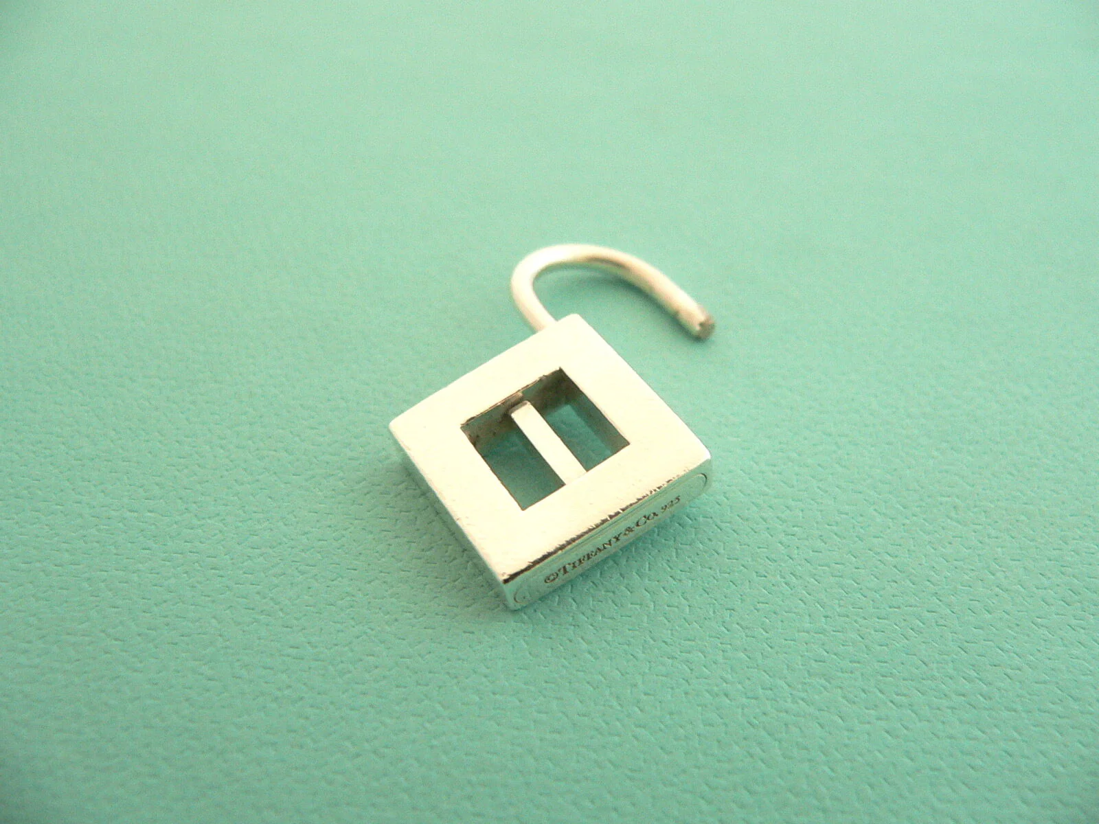 Tiffany & Co Silver Alphabet I Padlock Pendant Charm Rare Gift Love Rare Cool